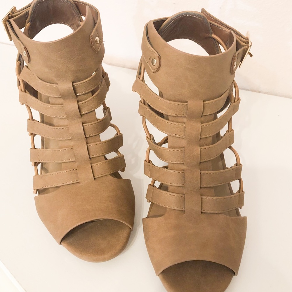 Women’s Brown Strappy Heel Sandal 7.5M